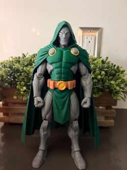 Dr. Doom marvel figurine