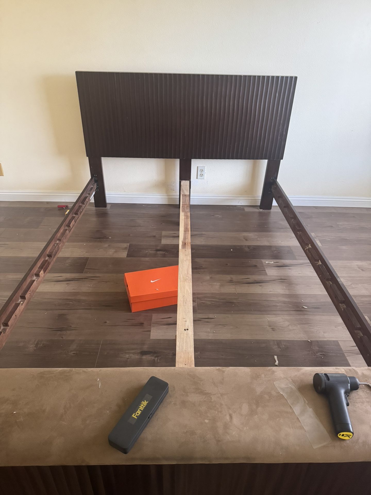 Full Size Bed frame Free! Contact for Pick Up 