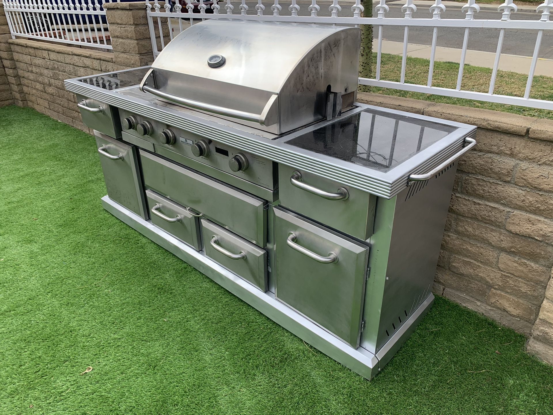 M professional bbq grill for Sale in Riverside, CA OfferUp