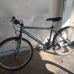 Im Selling Mountain Bike Rock Hopper Especialized