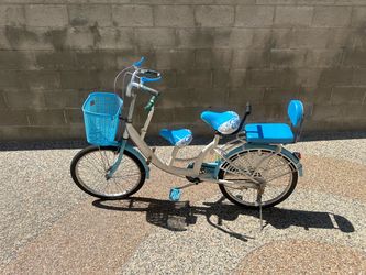 Bike with 3 seats child seat