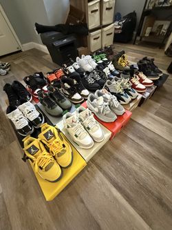 Pre owned/DS Travis Scott /off white / Jordan’s /dunks shoes