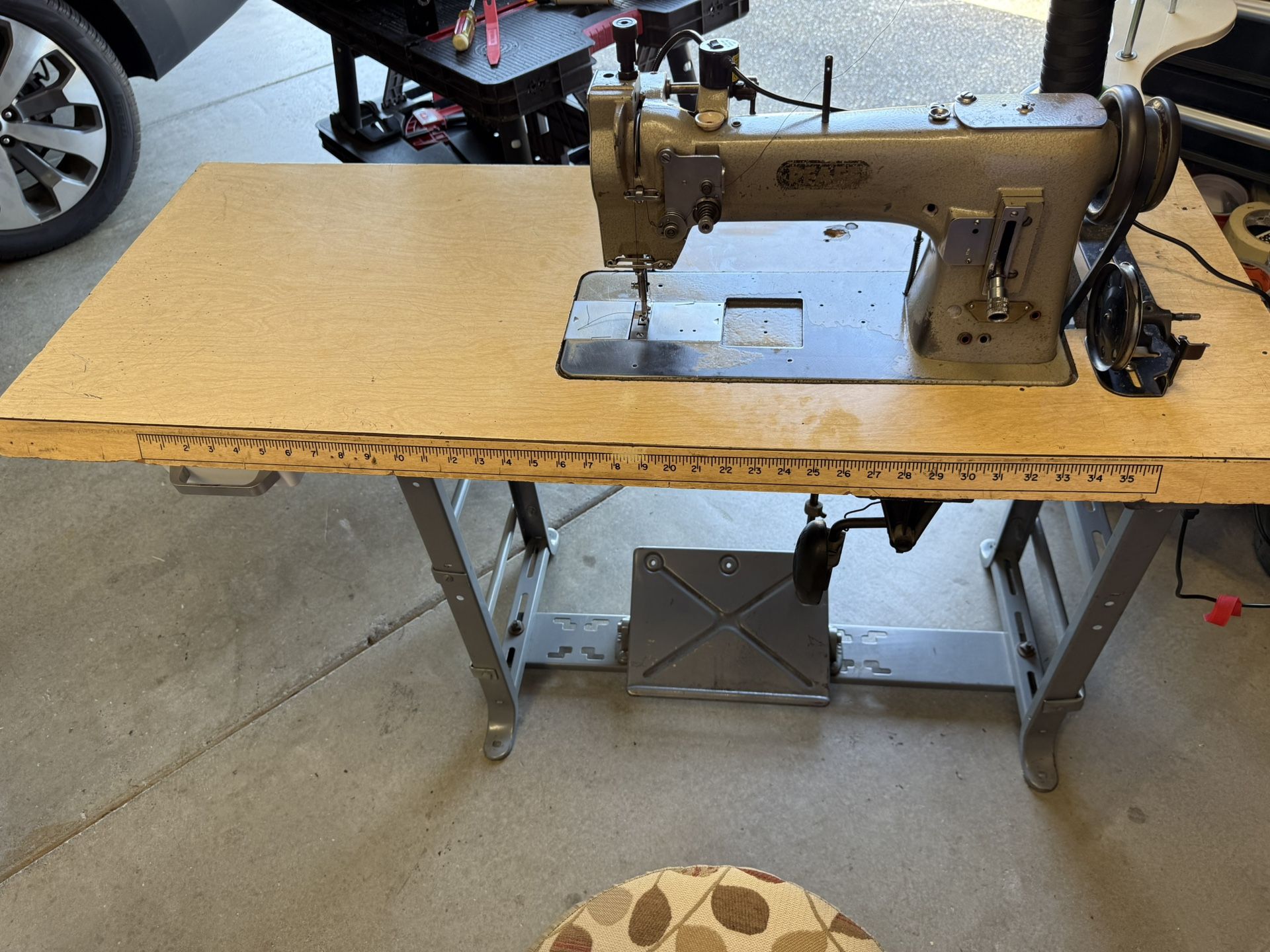 Sewing machine ~ Pfaff 145 model