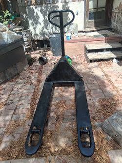 Pallet jack