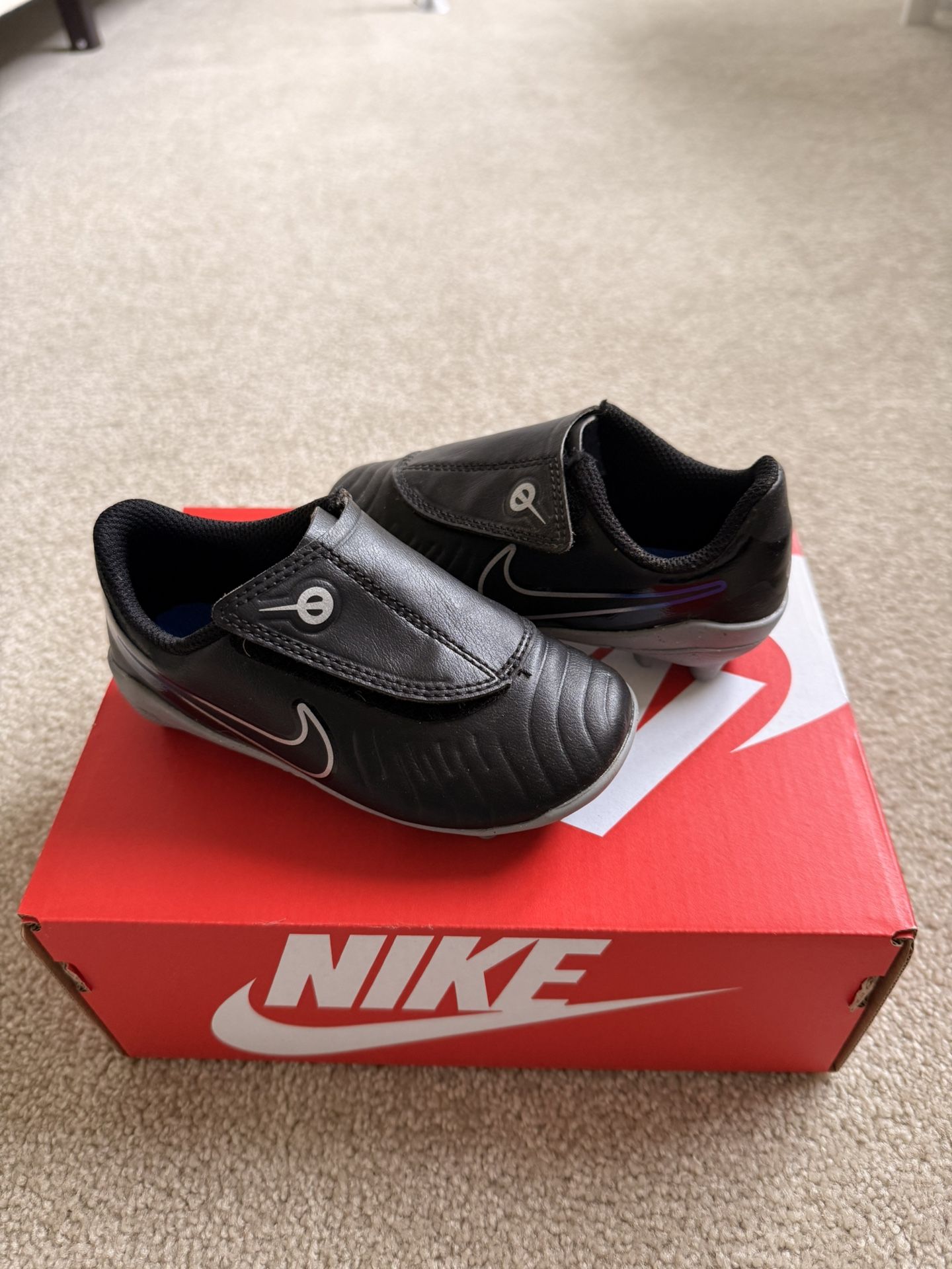 Nike Soccer Shoes Like New Size 8C