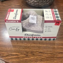 Women’s Dearfoams Slippers Medium 7-8  Oatmeal Leather