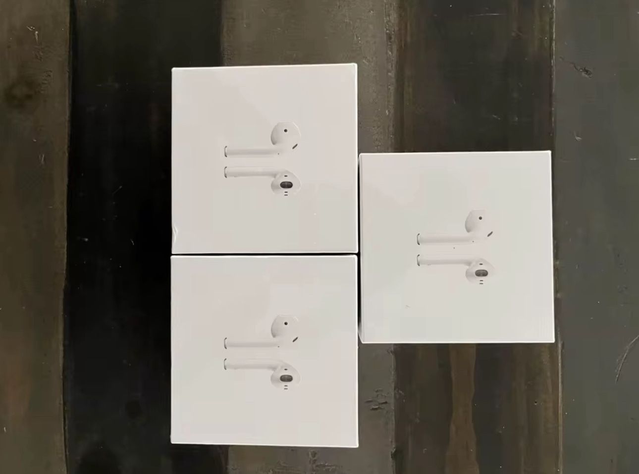 White Earbuds Wireless Charging