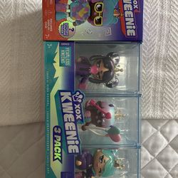 4 NEW XOX KWEENIES