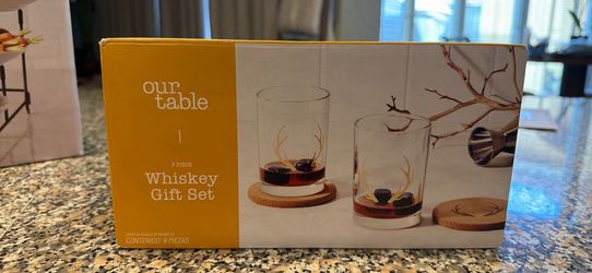 Our Table 9 Piece Whiskey Gift Set