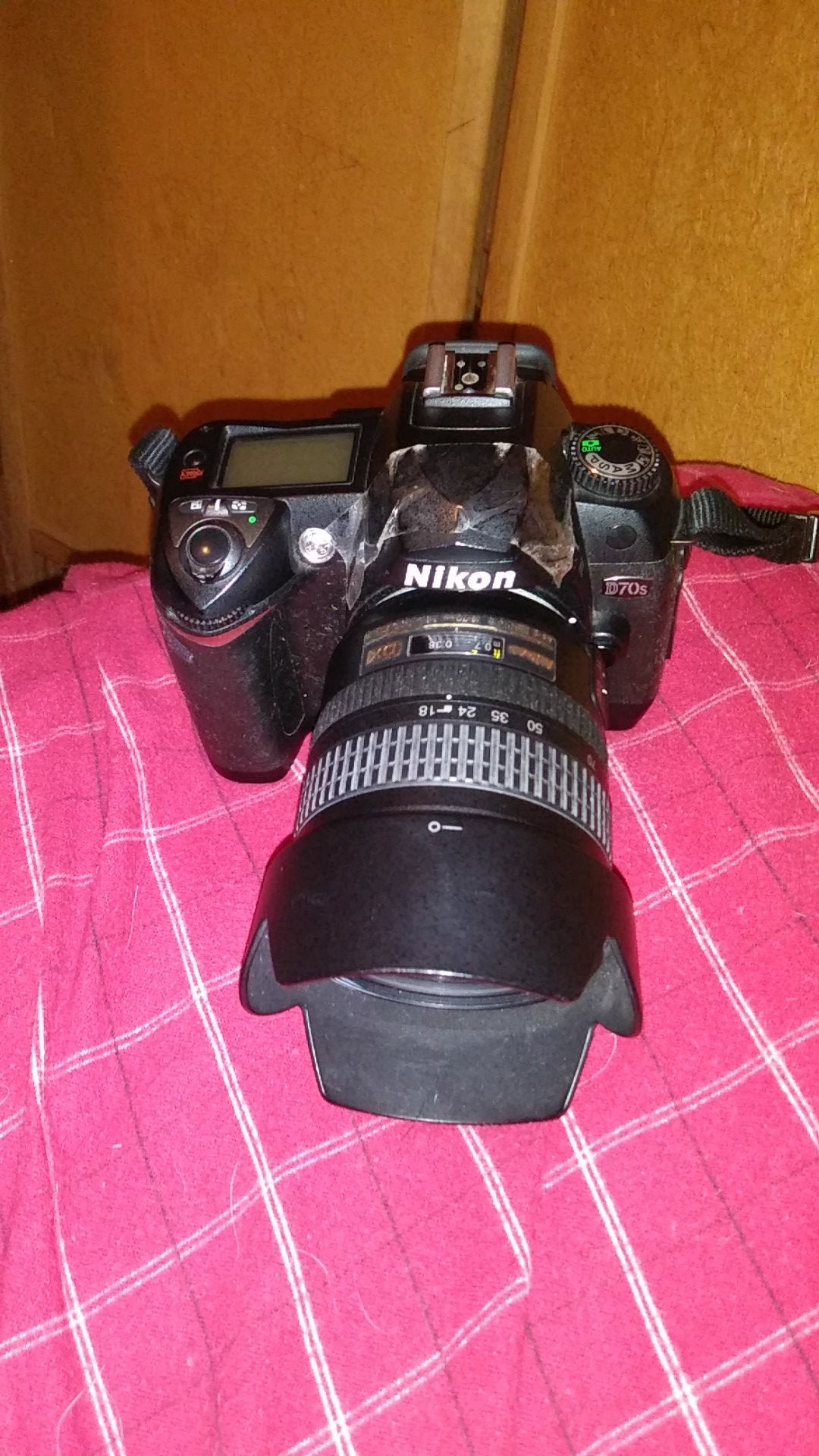 Nikon D70s/D70