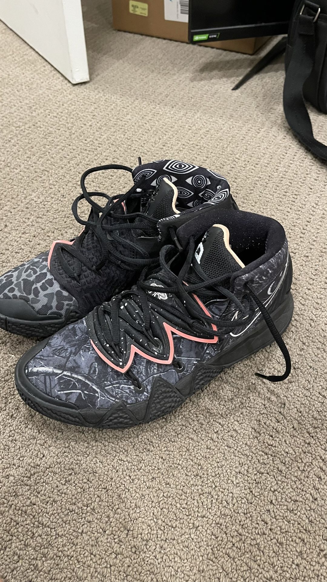 Nike Kyrie Basketball shoes “Kybrids”  -  Size 8