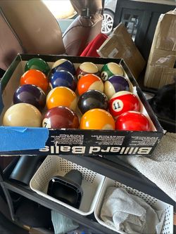 Pool table balls