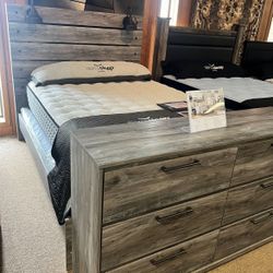 Rustic Style Nice Bedroom Suite 