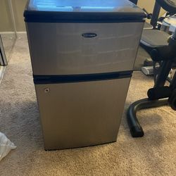 Mini Fridge With a Freezer