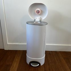Munchkin diaper pail