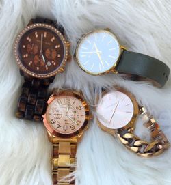 RELOJ  MK Originales $160, por todos.