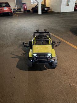 OUTOP 12V Ride on Car with Remote Control, Spring Suspension, LED Lights, Bluetooth, 2 Speeds, Ride on Toys Used very good conditio everything works