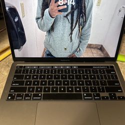 MacBook M2 Chip 