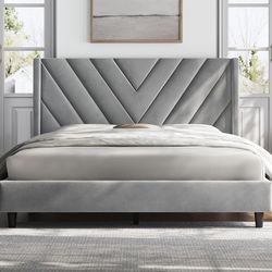 Néw Queen size bed frame