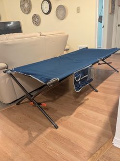 Heavy-Duty Folding Camping Cot with Side Storage Pocket - Blue