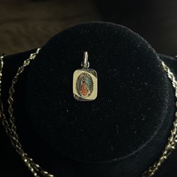 14k Gold Virgen Mary Pendant 