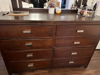 Cali King Bedroom Set 