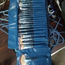 New Brush Set In Leather Purse Medium Size Firm price