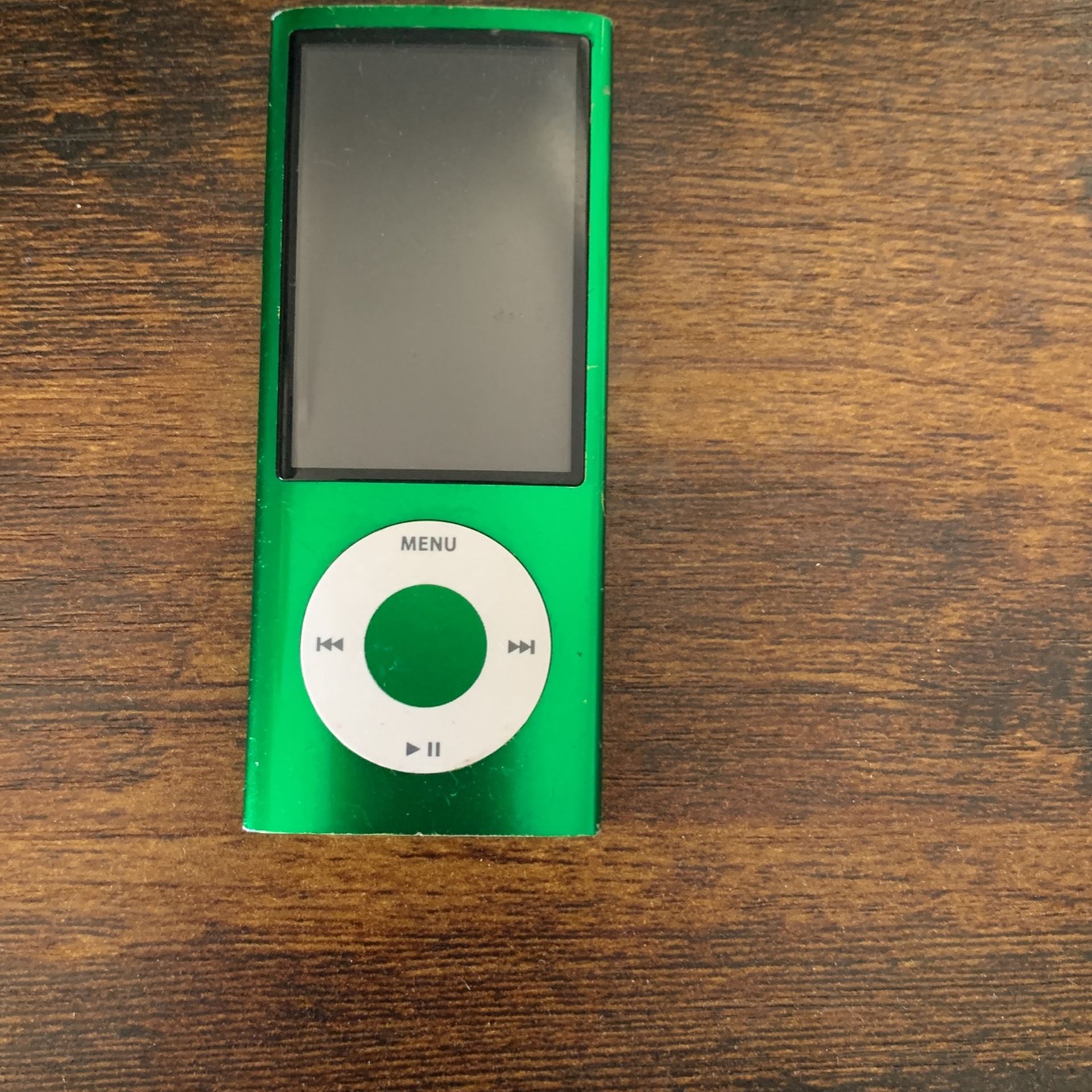 Green iPod works fine nothing wrong with it