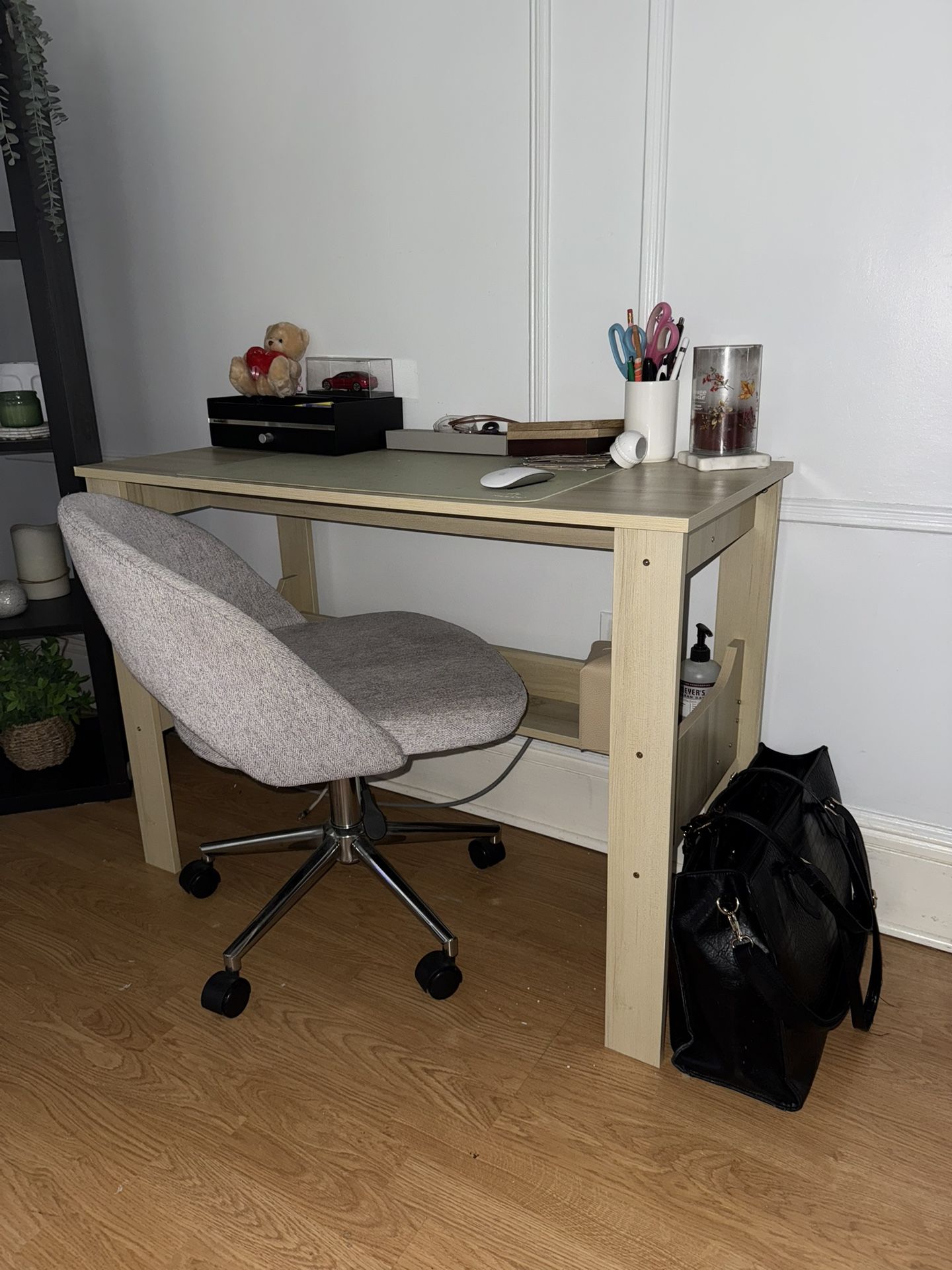 Desk & Chair