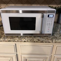 Countertop microwave 