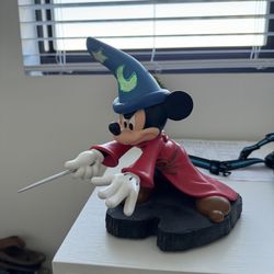 Disney Parks Light Up Mickey Statue