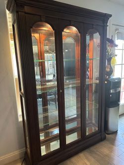 Curio cabinet