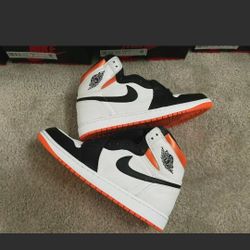 Jordan 1 Electro Orange Size 9 Men's 