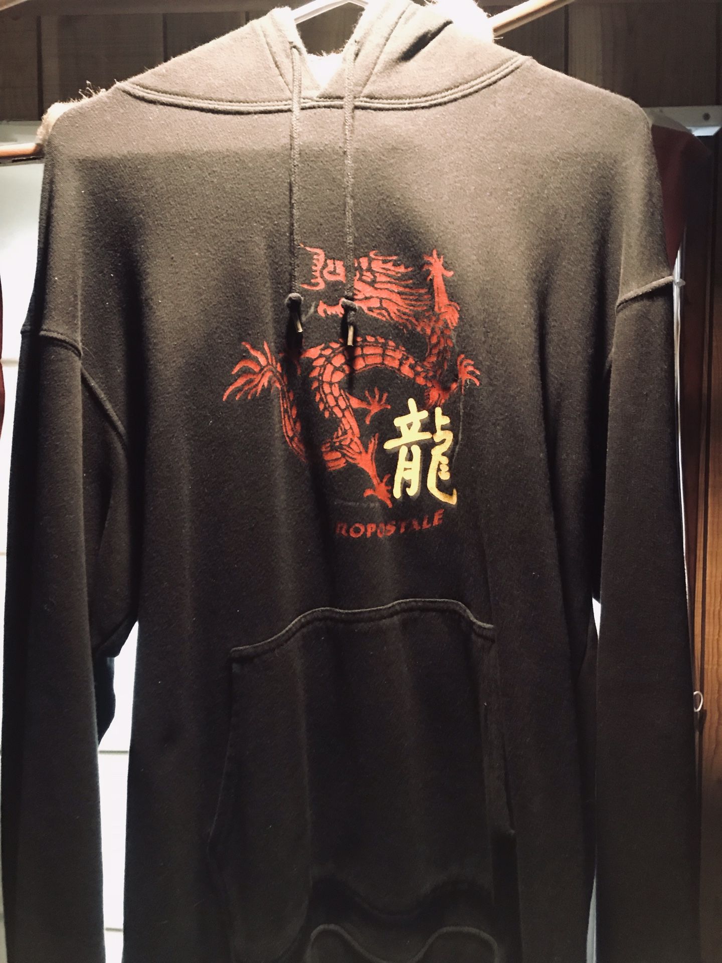 Men’s large dragon pull over hoodie jacket