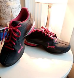 PUMA TAZON 5 UNISEX BLACK, HOT PINK AND SILVER SHOE Mens 7.5 Womens 9.5 ! LIKE NEW!!!