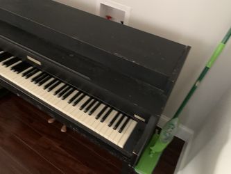 Baldwin piano