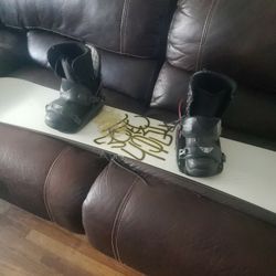 61" Tech Nine Snowboard With Bindings And Snow Boots