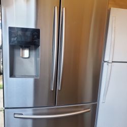 SAMSUNG FRENCH DOOR STAINLESS STEEL WORKING PERFECT EVERYTHING ICE MAKER AND WATER DISPENSER 
