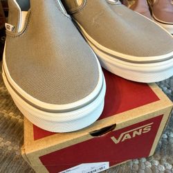 Women Vans Size 9 