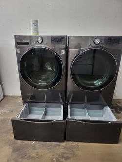 LG SET STEAM WASHER AND ELECTRIC DRYER