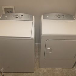 Kenmore Washer And GAS Dryer Set