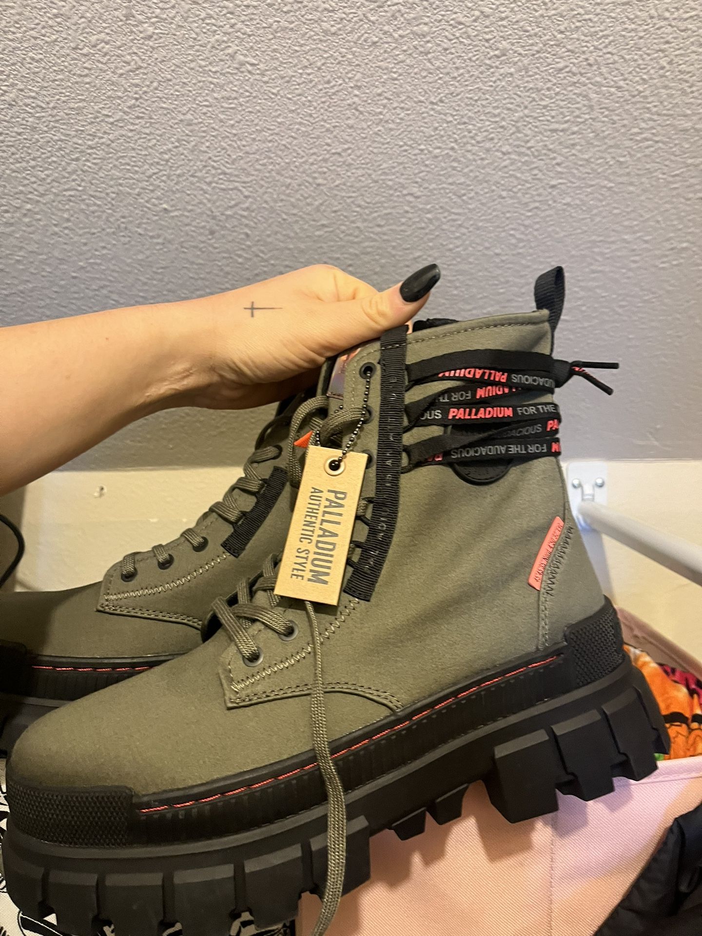 Palladium Revolt Boot Size 9.5