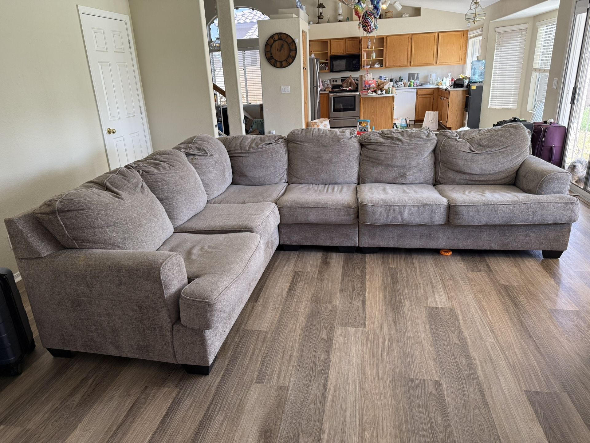 Large Gray Sectional Sofa – Great Condition!