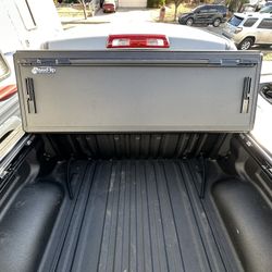 Toyota Tundra Bed Cover Hard Foldable 