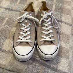 New Men’s Converse Canvas Sneakers  Size 13