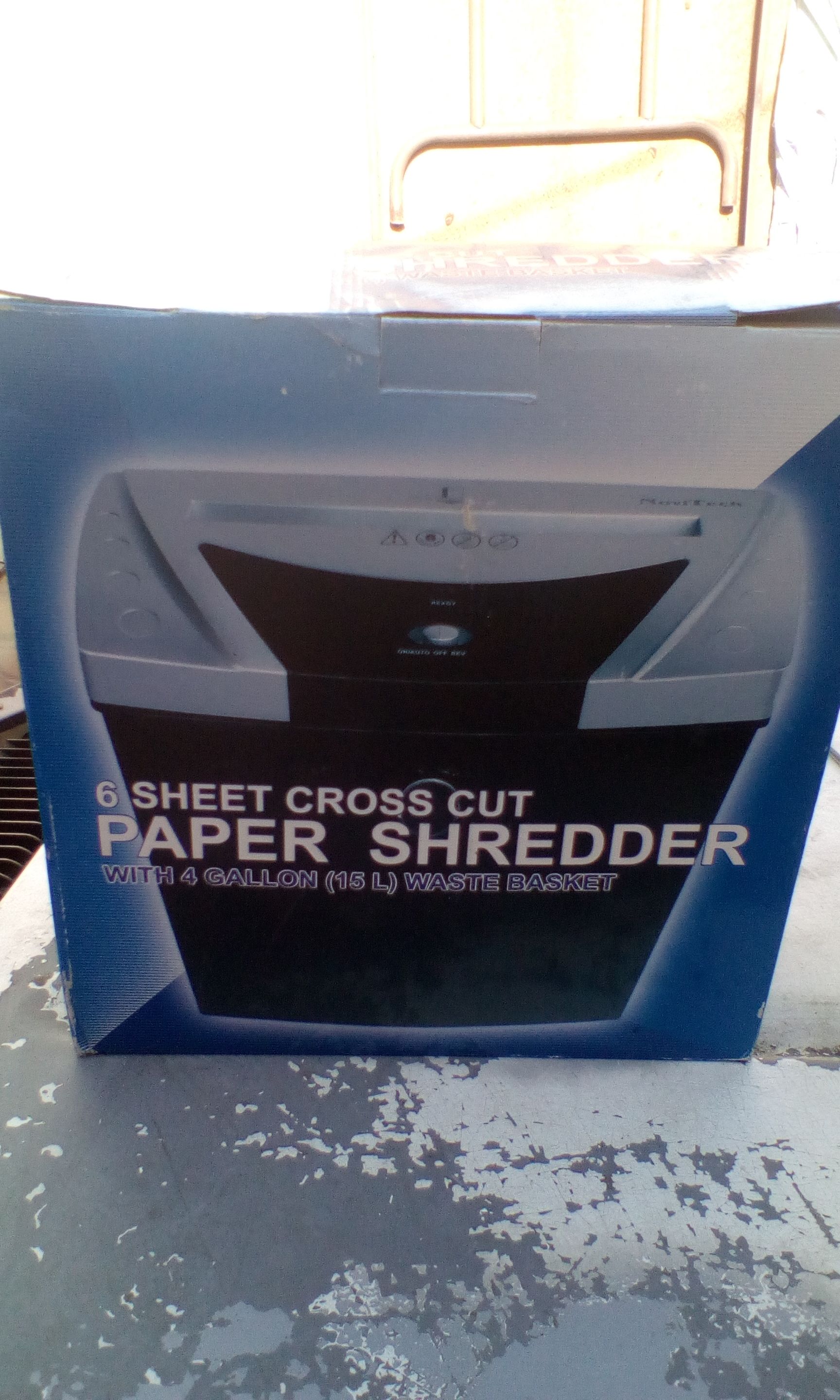 Novi Tech 6 sheet Cross-Cut Paper Shredder