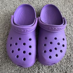 Used Purple Crocs Clog Size 8 in Women