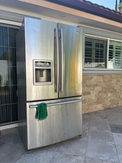 Refrigerator for sale - kenmore elite