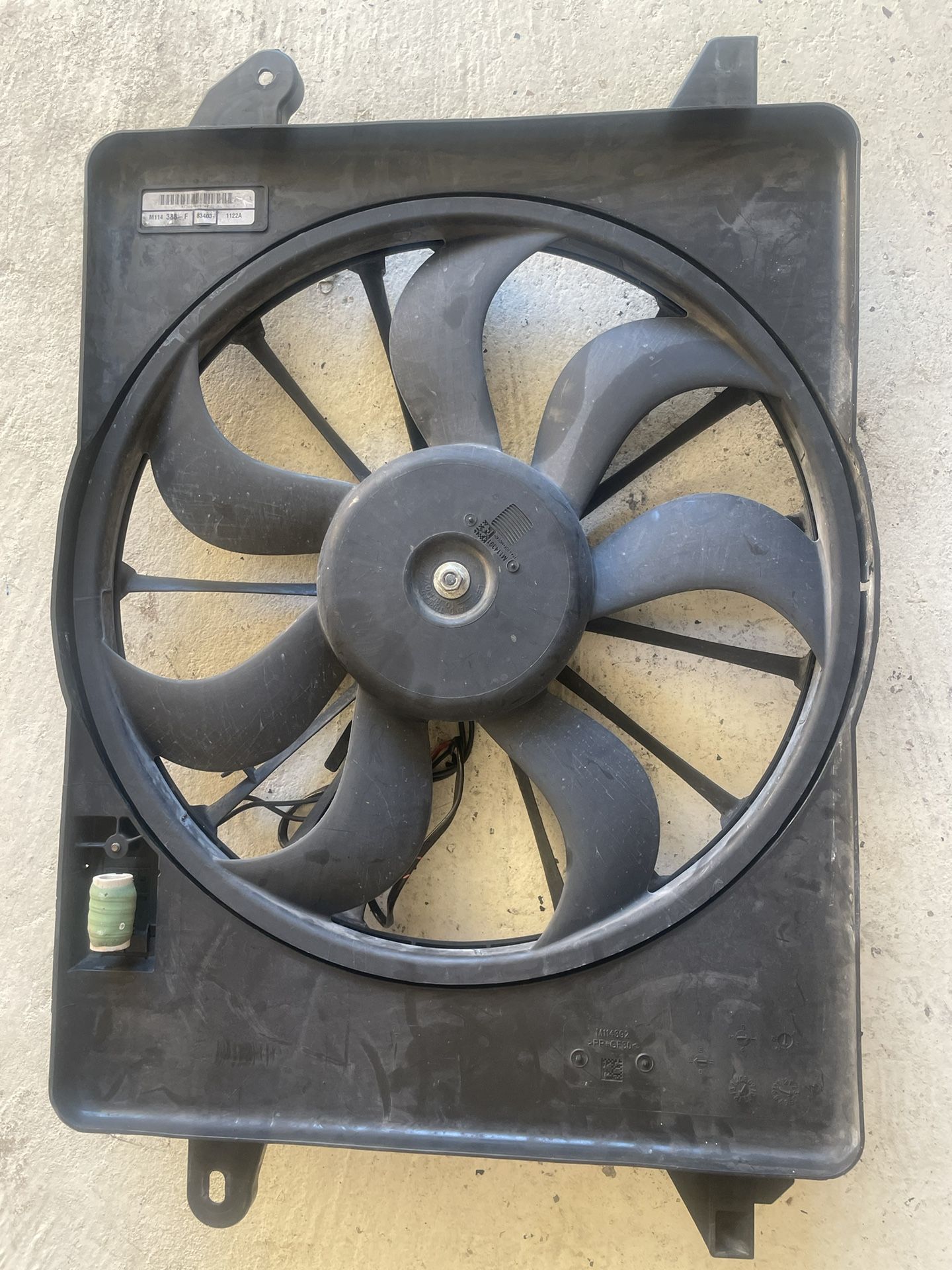 Radiator Cooling Fan for 2011-2021 Chrysler Dodge Jeep Ram 3.6L V6