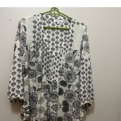 Rose & Olive Black and White 3/4 Sleeve Blouse